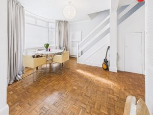 LOUNGE / DINING ROOM- click for photo gallery